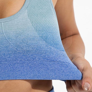Conjunto de yoga cómodo para mujer, diseñado para inspirar confianza con patrones únicos y excelente transpirabilidad. - Product Image 5