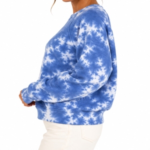 Sudadera Tie Dye Personalizada para Mujer, Tejido Suave, Ajuste Cómodo, Sudadera Informal Hecha a Medida, Calidad Premium para Mujer - Product Image 3