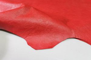 Pieles de Cordero de Primera Calidad, Color Rojo Frambuesa, Textura Arrugada, para Sofás, Manualidades y Moda, Venta al Por Mayor - Product Image 3
