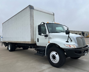 Camión de Caja Mediana International MV607 Usado en Buen Estado, Años 2019/2020, con Transmisión Automática, 216,430 millas - Product Image 1