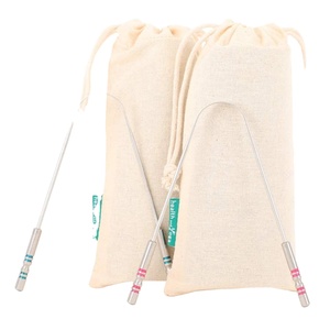 HealthAndYoga SteloSwipe His and Hers Premium Tongue Cleaners Set pour Partner et You 2 pcs Grattoirs de langue en acier de qualité - Product Image 1