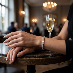 Bracelet tennis en or blanc avec diamants taille émeraude pour femme, bijoux de mariage classiques, certifié IGI - Product Image 3