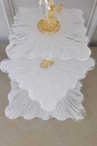 Support à gâteau décoratif en résine pour une présentation élégante des gâteaux, accessoire indispensable pour la décoration de gâteaux pour les fêtes d'anniversaire et les mariages, provenant d'Inde. - Product Image 2