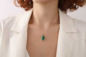 Collar con Colgante Ovalado de Malaquita, Plata de Ley 925, Chapado en Oro de 14K, Certificado IGI, Gema Natural, Joyería Elegante para Niños - Product Image 2