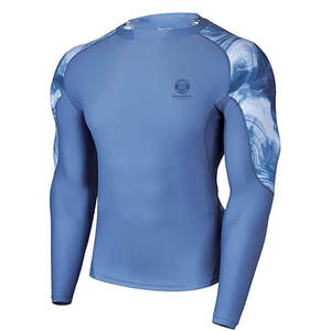 Camiseta de Natación Moderna para Hombre, Ajuste Elástico, Tejido Resistente al Agua, Ideal para Vacaciones en la Playa y Uso en Resorts - Product Image 1