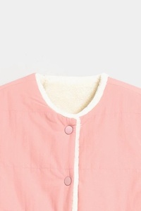 Gilet matelassé rose sans manches pour femme, col rond, fermeture boutonnée, vêtement d'extérieur décontracté, longueur normale, couleur unie, rembourrage en polyester - Product Image 3