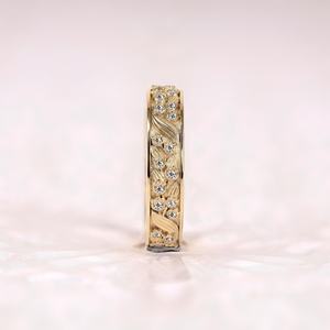 แหวนเพชรทรงกลมแบบ Eternity Band ลายใบไม้สลักลายดอกไม้ เพชรเพาะเลี้ยงในห้องปฏิบัติการ แหวน Eternity Band เต็มวง ทองคำแท้ 10k สำหรับงานหมั้นหรืองานเลี้ยง - Product Image 2