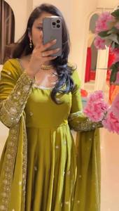<b>Green</b> <b>Silk</b> Gown Floor Length Traditional Indian Women's Wedding Wear Regular Fit Wrinkle Free All Seasons - Product Image 2