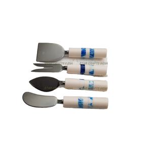 ชุดเครื่องใช้บนโต๊ะอาหารสแตนเลสพร้อมด้ามไม้ & เรซินชุด100เครื่องใช้บนโต๊ะอาหารสำหรับงานแต่งงานและงานเลี้ยงคริสต์มาสใน18/10 - Product Image 1