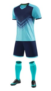 Camiseta de Fútbol Sublimada con Cuello en V para Hombre, Manga Corta, Absorbe la Humedad, Ropa Deportiva de Poliéster para Adultos, Todas las Temporadas, Color Degradado - Product Image 3