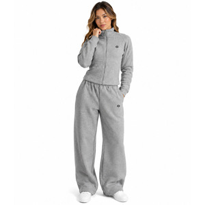 Conjunto Deportivo de Algodón Grueso Orgánico para Mujer, Top Corto Personalizado, Sudadera con Cremallera OEM ODM, Pantalones Anchos con Dobladillo Dividido, Ropa Deportiva Informal para Uso Diario - Product Image 1