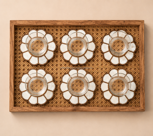 Plateau de service rectangulaire en bois de luxe classique et robuste, 6 sous-verres floraux, design traditionnel, artisanat en rotin, ensemble décoratif - Product Image 1