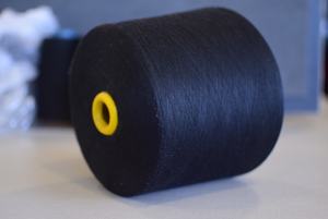 20/1 Recycler le fil à tricoter Fayyaz Sons Stock Fil à tricoter en polyester de haute qualité. - Product Image 5