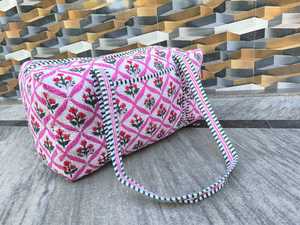 Bolsa de Lona con Estampado Floral y Cierre de Cremallera, Bolsa de Viaje y Gimnasio de Gran Capacidad, Rosa y Verde a Rayas, Asa Acolchada, Bolsas de Fin de Semana - Product Image 1