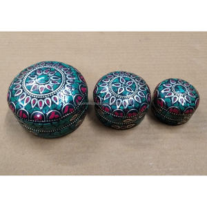 Juego de 3 Cajas para Joyas Decorativas para el Hogar, Caja de Metal Hecha a Mano para Guardar Anillos y Collares - Product Image 1