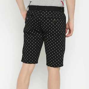Pantalones Cortos Bermuda para Hombre, Negros, con Estampado Geométrico, con Bolsillos, Cintura Media, Estilo Casual, Tela de Algodón Transpirable, Cierre de Botón - Product Image 3