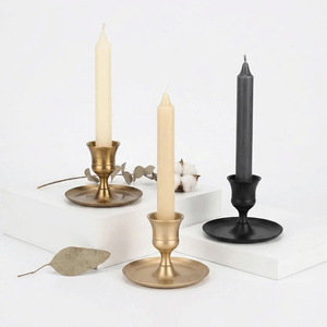 Porte-bougie miniature décoratif en aluminium coulé doré pour table - Product Image 2