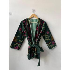 Manteau court kimono vert en coton brodé floral avec ceinture, style bohème Suzani, réversible, éco-responsable, vêtement d'extérieur tendance, cadeau pour - Product Image 2