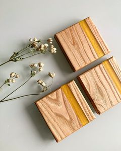 Posavasos de madera y resina de alta calidad con acabado decorativo en epoxi para uso doméstico y comercial - Product Image 4