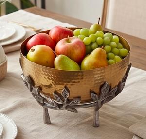 Cuenco dorado hecho a mano con diseño de hojas plateadas y base, cuenco decorativo de metal estilo bohemio para decoración del hogar. - Product Image 5