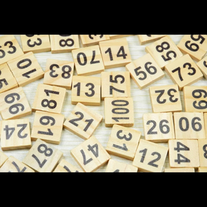 Juego de contadores numéricos cuadrados pequeños de madera del 1 al 100, nuevo y de moda - hecho a mano en India - Product Image 1