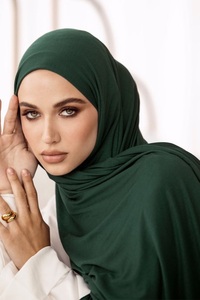 Voile Hijab en Modal Premium en Gros avec Sous-Hijab Assorti, Doux, Respirant, Léger, Couleurs Personnalisées, Motif à Petits Points - Product Image 3