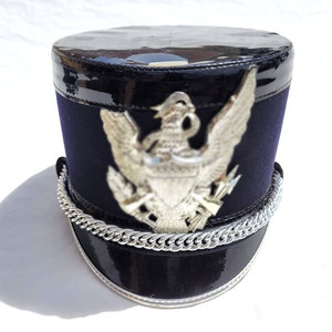 Gorra de uniforme de alta gama con diseño clásico y herencia histórica, ideal para exhibiciones de coleccionistas. - Product Image 1