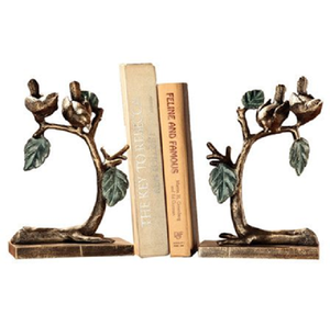 Adorables chatons en bronze grimpant sur des empilements de livres, des serre-livres incontournables pour les amoureux des félins. Disponible aux prix de gros. - Product Image 4