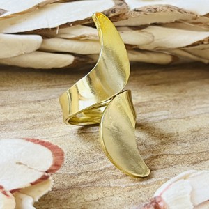 Nouvelle Collection : Bague en Laiton Minimaliste à Motif Vague pour Femme, Plaqué Or 18 carats, Bague Enveloppante Croissant Céleste, Bague Tendance, Vente en Gros - Product Image 3