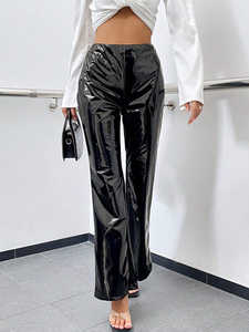 Pantalon en cuir verni noir taille haute pour femme, coupe slim évasée, brillant et très lustré, avec fermeture éclair - Product Image 5