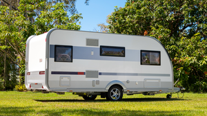 Remolque de caravana Teardrop 4x4 de aluminio ligero, moderno, compacto, remolcable, mini cabaña con cocina trasera para 4 personas - Product Image 6