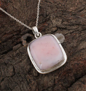 Pendentif en opale rose naturelle en gros, argent sterling 925, charme en pierre précieuse rose, bijoux, fabricant, prix de gros, directement de l'usine - Product Image 1