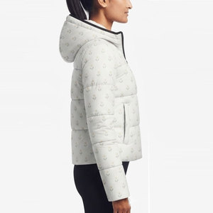 Veste matelassée classique pour femme, design chaud et rembourré avec capuche entièrement zippée, idéale pour les activités hivernales quotidiennes, les activités de plein air et les voyages. - Product Image 3