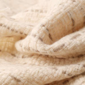 Écharpe unisexe en tricot effet cachemire de luxe - Cache-cou ultra doux pour l'hiver - Bandeau côtelé haut de gamme avec logo personnalisé - Product Image 3