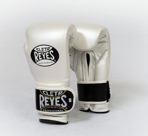 Guantes de Boxeo Profesionales de Cuero Vacuno Genuino con Logotipo Personalizado, Transpirables, Ligeros, con Cierre de Gancho y Bucle, Antideslizantes - Product Image 4