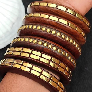 SUPAR RETRO Pulsera de Madera con Pentagrama Hecha a Mano, Impermeable, Color Natural, Diseño de Remaches Anchos Exagerados, Gótico Punk Unisex - Product Image 3