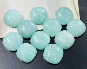 อเมซอนไนต์ธรรมชาติทรงคุชชั่น คาโบชอง พลอยดิบขัดเงา สีเขียวอมฟ้า สำหรับทำเครื่องประดับชั้นดี ขายส่งแบบ B2B - Product Image 2