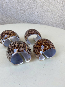 Anillo para Servilletas Hecho a Mano con Conchas Marinas para una Decoración de Mesa Elegante, Experiencia Gastronómica Costera y Eventos con Temática de Playa - Product Image 5