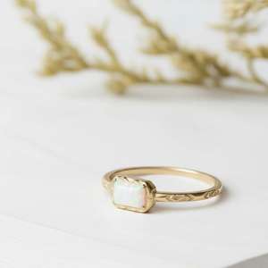 Anillo Apilable Clásico y Delicado de Plata de Ley Bañada en Oro de 14K con Ópalo Corte Baguette, Piedra de Nacimiento de Octubre, para Regalo de Boda y Fiesta - Product Image 3