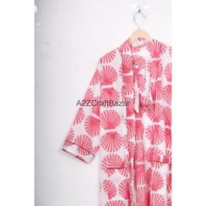เสื้อผ้าฝ้ายแท้ 100% ลายดอกไม้ คอวี ปิดด้วยเชือกผูก แขนสามส่วน ระบายอากาศได้ดี ใส่ได้ทุกฤดู สำหรับผู้หญิง - Product Image 3
