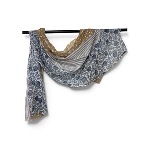 Châle pour femme de qualité supérieure, parfait pour les tenues d'hiver et la mode saisonnière, en promotion, prix fabricant. - Product Image 4