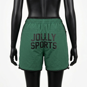 Shorts cortavientos de nailon premium de 140 GSM para mujer, suaves, transpirables, color marrón, con bolsillos tipo cargo, logotipo impreso, parche tejido, shorts personalizados para mujer - Product Image 6