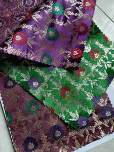 Tissu en soie brocart jacquard Banarasi vert, motif floral, poids moyen, pour robes sari, vêtements de mariage et de danse - Product Image 2