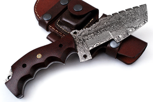 Cuchillo de acero de Damasco hecho a mano con hoja dentada y mango de micarta, cuchillo EDC para exteriores. - Product Image 5