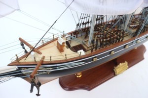 Maqueta de Barco de Madera Hecha a Mano CUTTY SARK EDICIÓN ESPECIAL, Color Dorado Metálico, Pintada, para Decoración Navideña del Hogar - Product Image 2