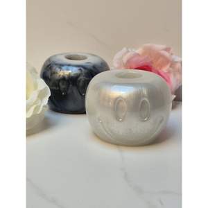 Vase en résine de qualité supérieure pour un style artistique de la maison - Product Image 2