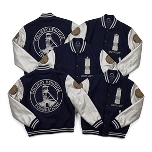 Veste universitaire en gros, corps en laine vert forêt, manches en cuir marron, style Letterman, motif 'Subterranean Realm Stone Cave Stalagmite' - Product Image 1