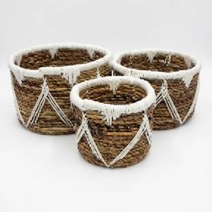 Ensemble de paniers en macramé en écorce de banane naturelle, pot de rangement rond à bordure en treillis triangulaire blanc, décoration pour plantes, design artistique pur - Product Image 3