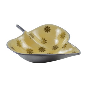 Bol en métal attrayant au design en forme de grande feuille pour les collations, les fruits secs, les plateaux, finition émaillée, bols de service multi-usages - Product Image 1