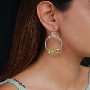 Boucles d'oreilles créoles bohèmes en argent sterling S925 avec pierres de péridot serties clos, design circulaire, pour femme, à porter au quotidien, bijoux raffinés - Product Image 6